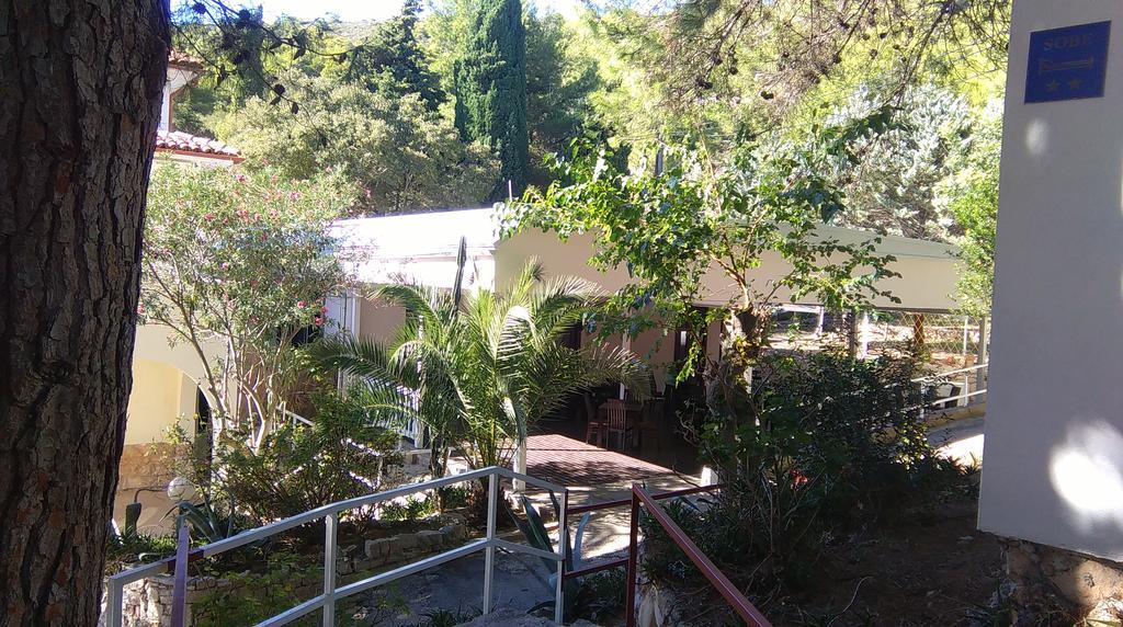 וויס Resort Village T.N. Milna מראה חיצוני תמונה